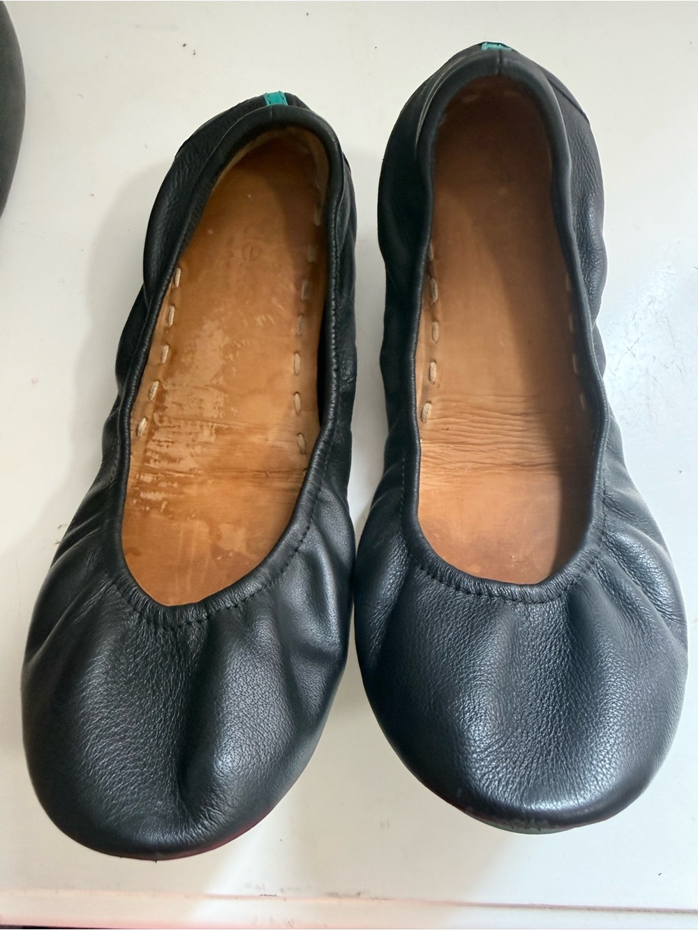 Tieks by gavrieli size 9  Black Leather Ballet Flats with Teal-Trim Sole - Picture 4 of 9